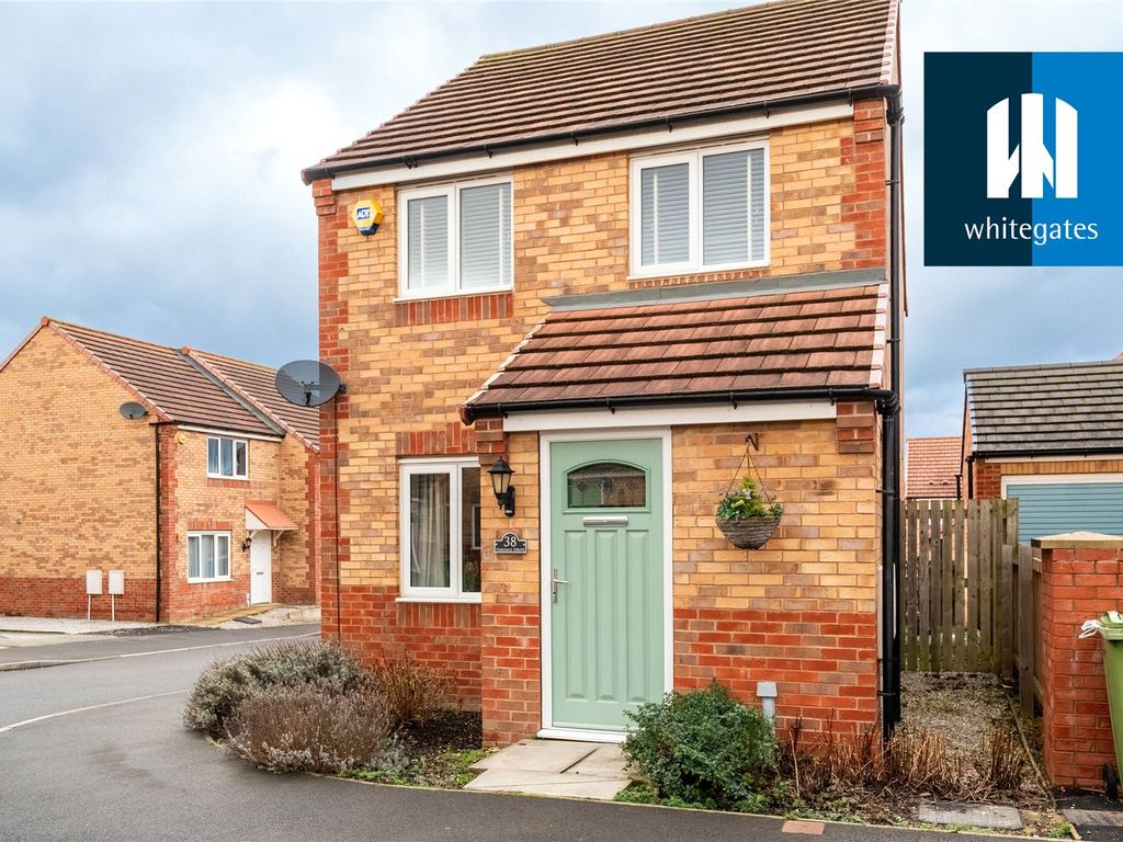 3 bed detached house for sale in Oakdale Drive, South Elmsall