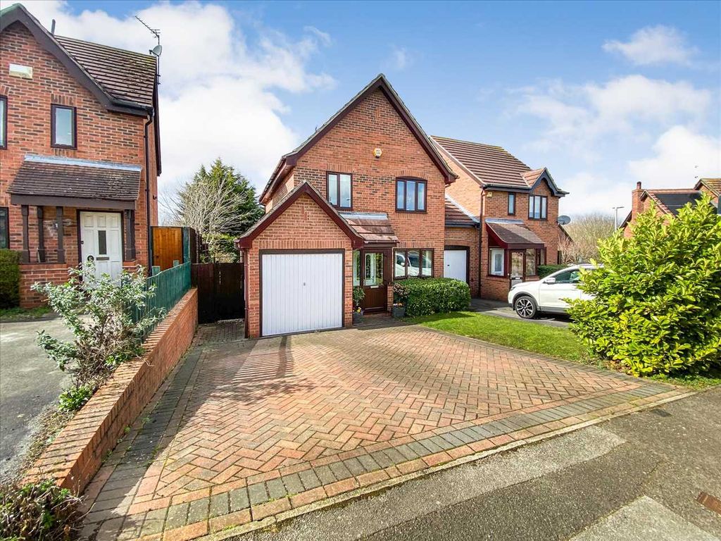 3 bed semidetached house for sale in Elterwater Drive, Gamston