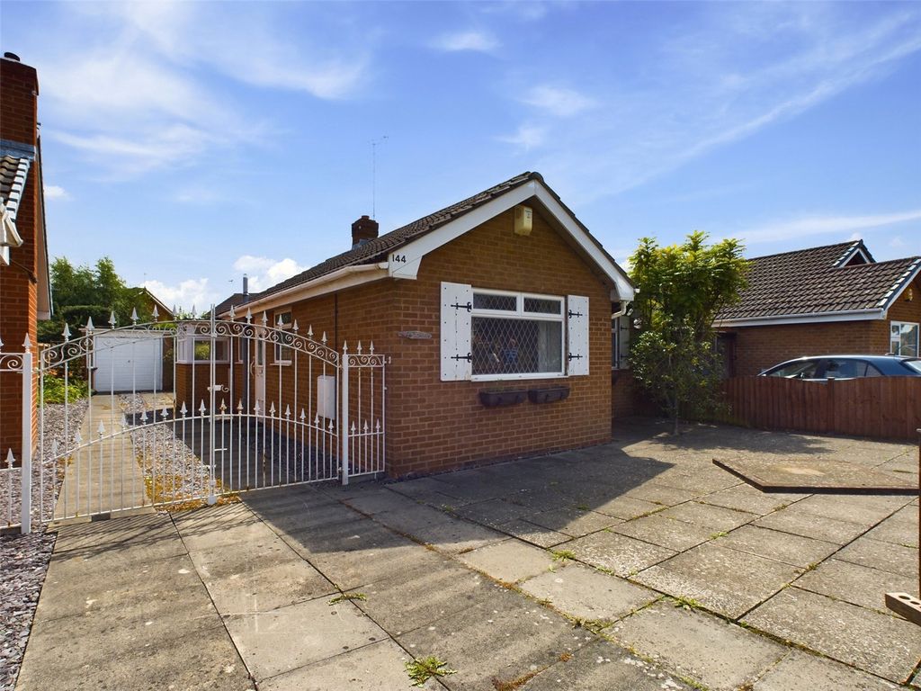 3 bed bungalow for sale in Grangewood Road, Wollaton, Nottinghamshire