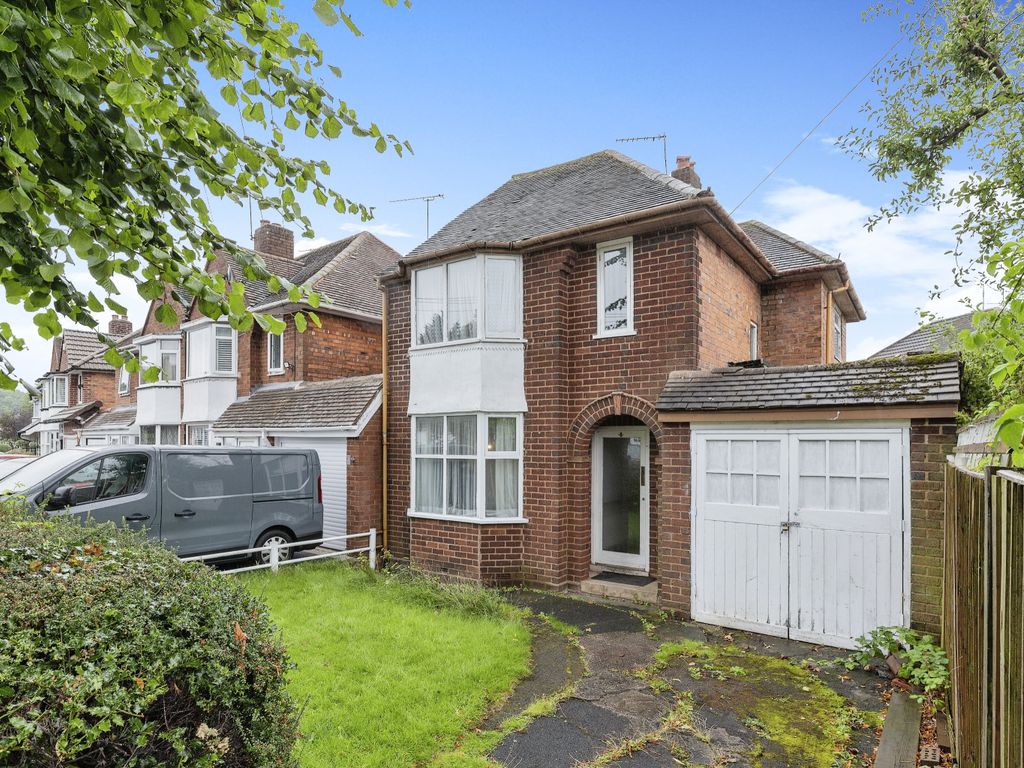 3 bed detached house for sale in Arnold Road, Solihull B90, £310,000
