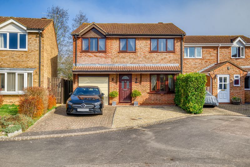 4 bed property for sale in St. Athan Close, Bowerhill, Melksham SN12
