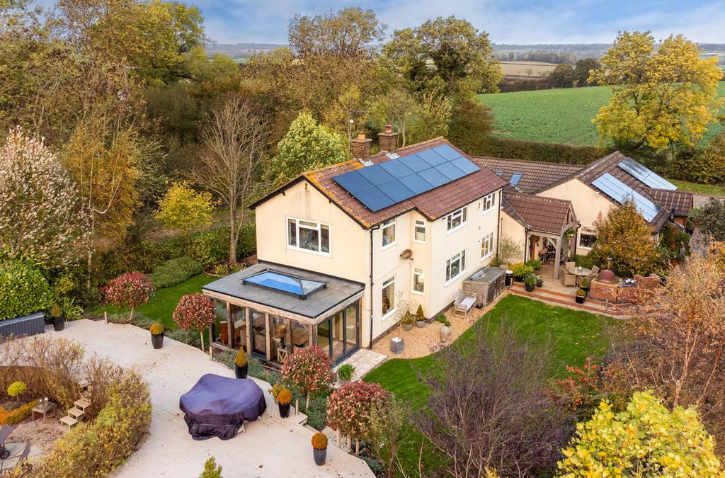 4 bed detached house for sale in South Kilworth Road Welford