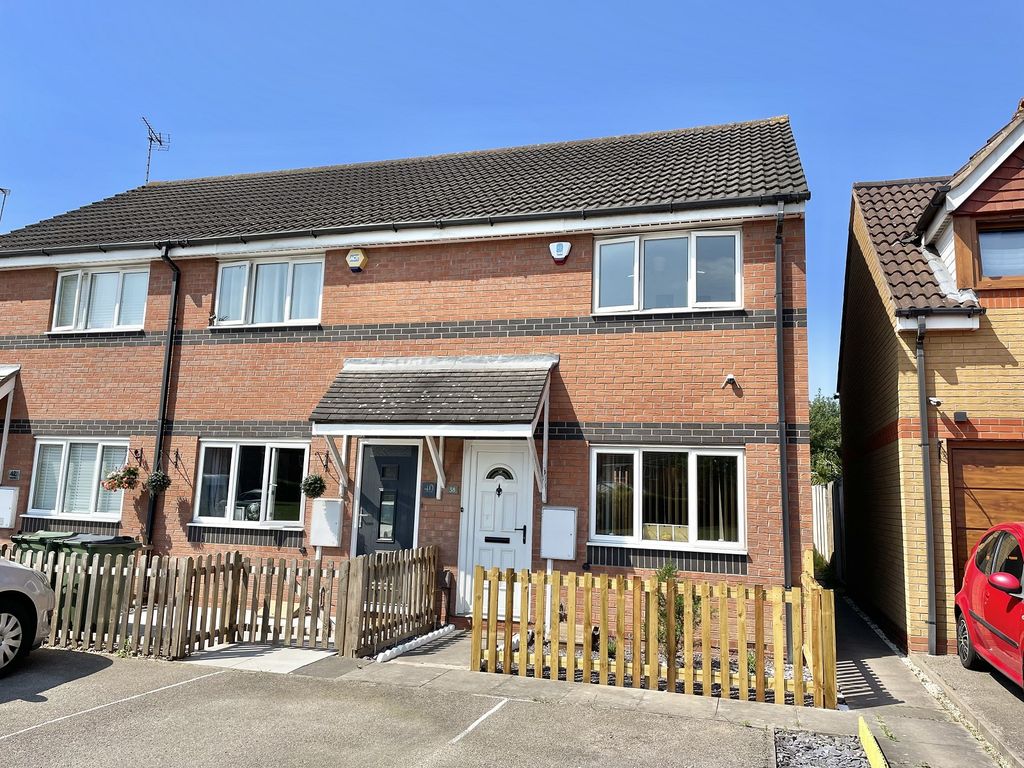 2 bed end terrace house for sale in Smart Close, Thorpe Astley