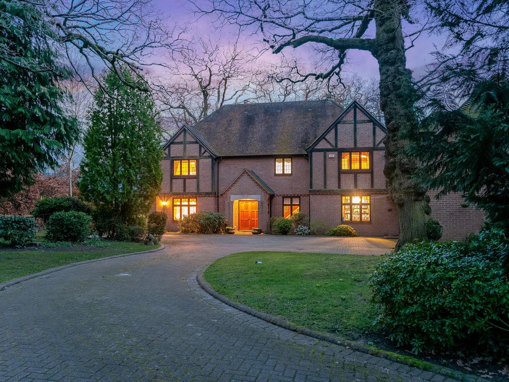 5 bed detached house for sale in Bridge End Warwick, Warwickshire CV34