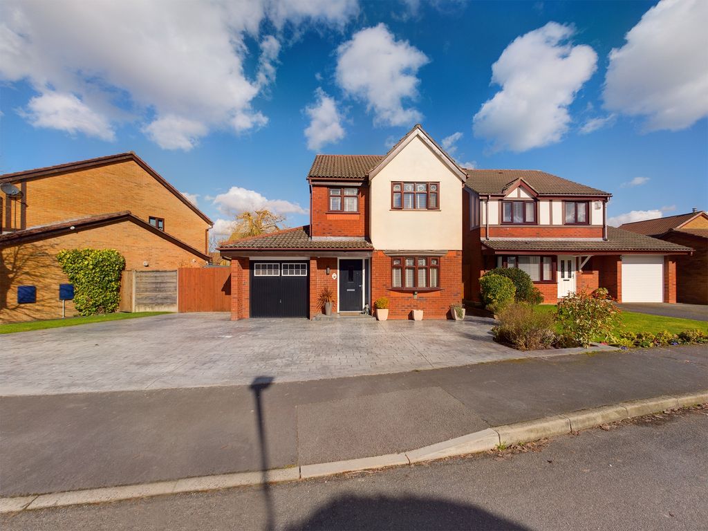 3 bed detached house for sale in Springmount, Lowton, Warrington WA3, £