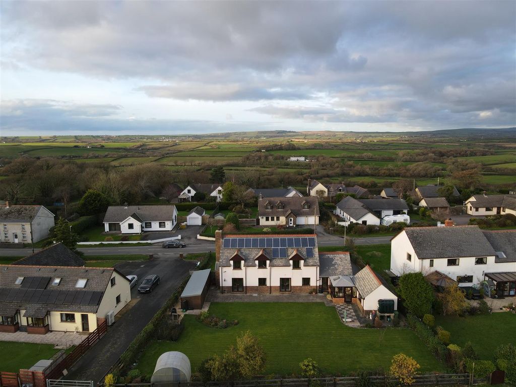 5 bed detached house for sale in The Briary, Portfield Gate