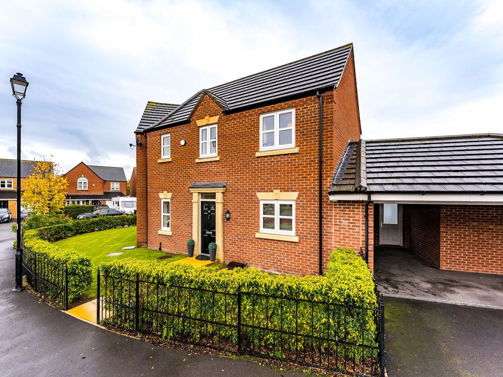 3 bed semidetached house for sale in Falkirk Avenue, Widnes WA8, £