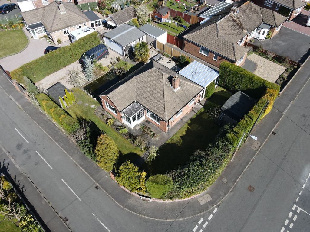 3 bed detached bungalow for sale in Hillary Crescent, Whitwick LE67