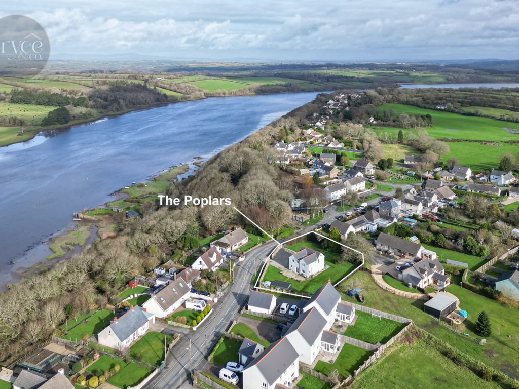 4 bed detached house for sale in The Poplars, Hook, Haverfordwest