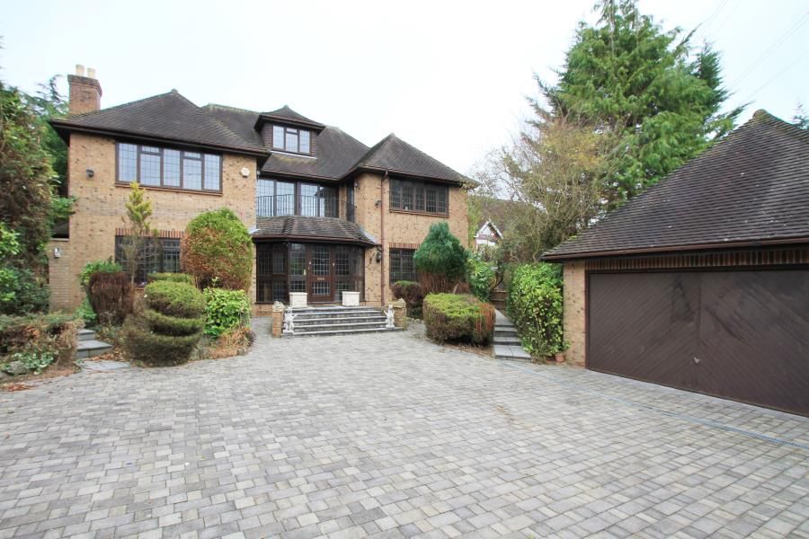 6 bed property to rent in Russell Close, Northwood HA6 Zoopla