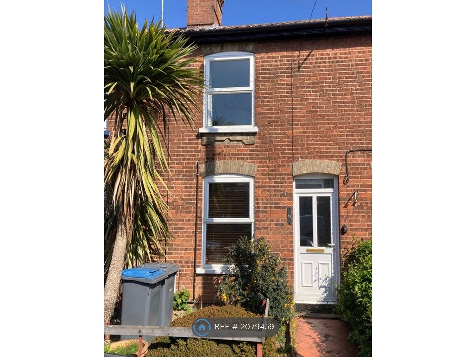 3 bed terraced house to rent in Central Road, Leiston IP16, £875 pcm
