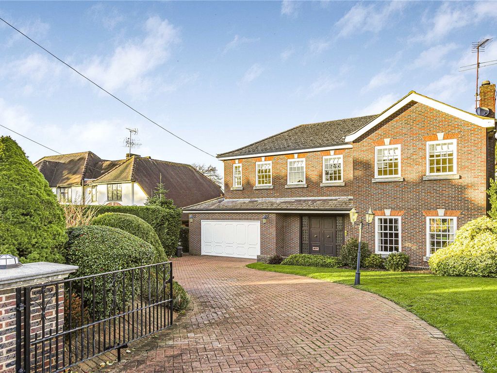 5 bed detached house for sale in Brookmans Avenue, Brookmans Park