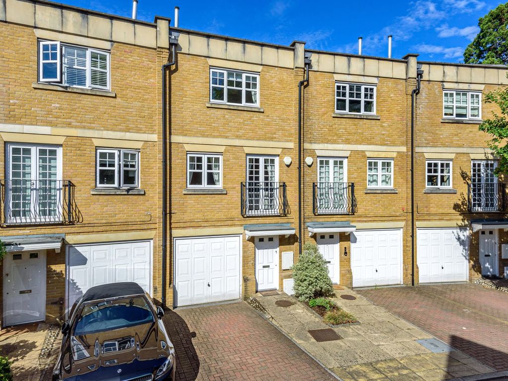 4 bed terraced house for sale in Duchess Court, Weybridge KT13 Zoopla