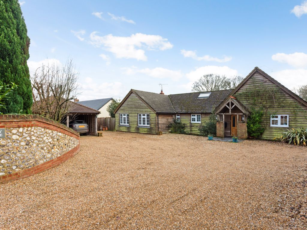 4 bed detached house for sale in Soldridge Road, Medstead GU34, £
