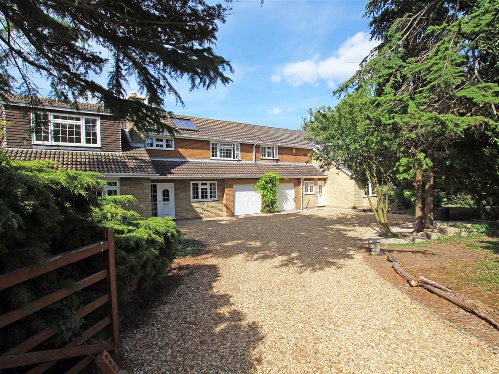 7 bed detached house for sale in Drove Road, Whaplode Drove, Spalding