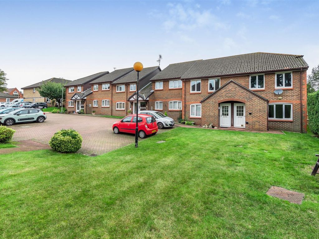 1 bed property for sale in Acorn Drive, Wokingham, Berkshire RG40 Zoopla