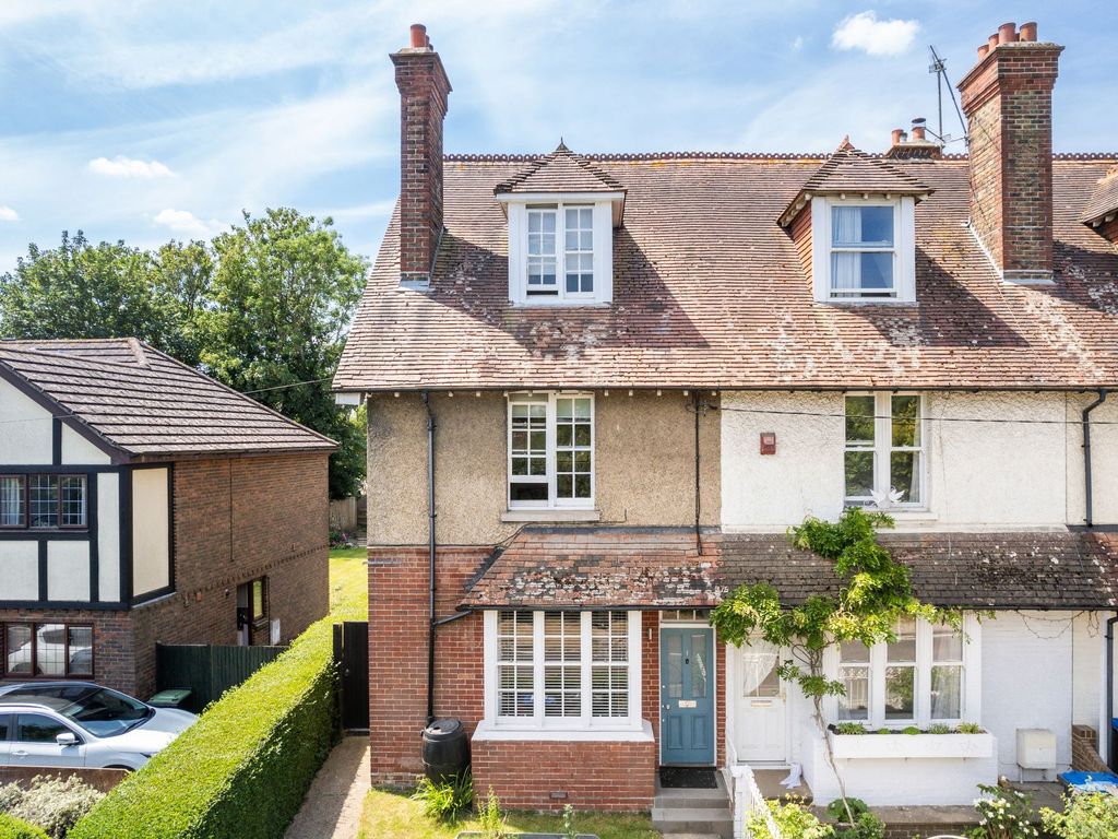 3 bed end terrace house for sale in Fox Hill, Haywards Heath RH16, £