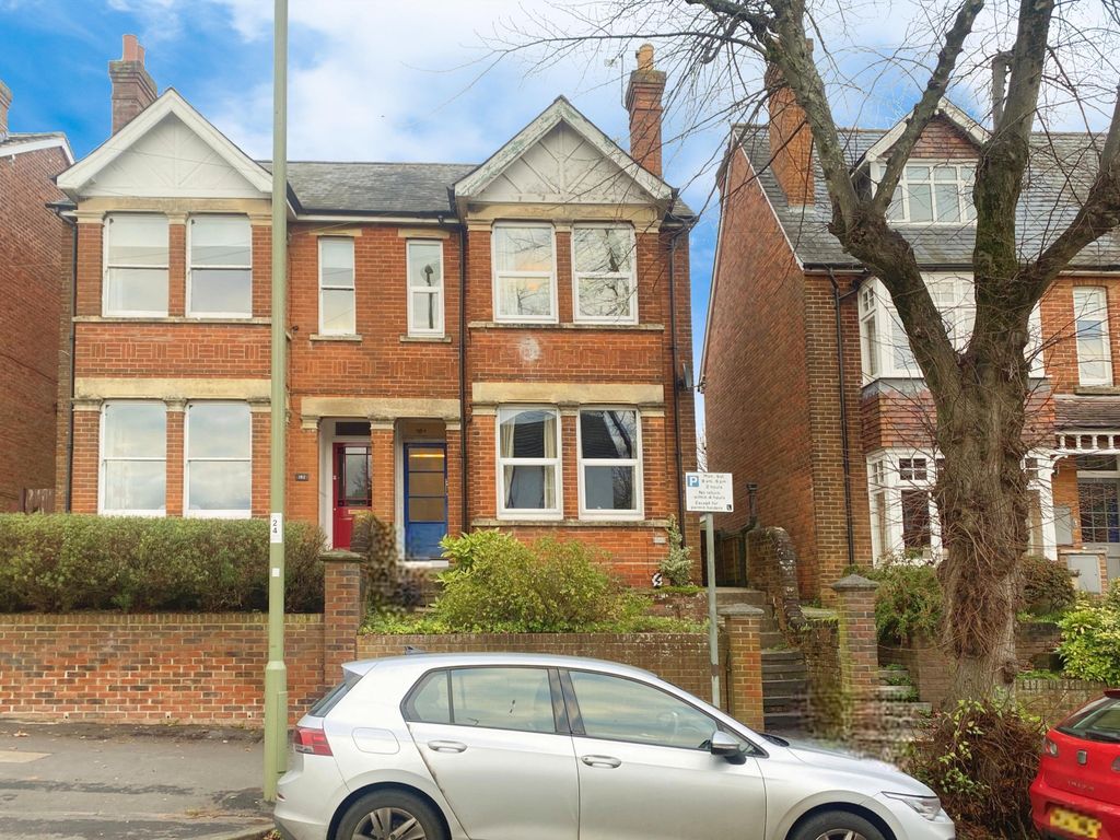 2 bed flat to rent in Stockbridge Road, Winchester SO22, £1,350 pcm