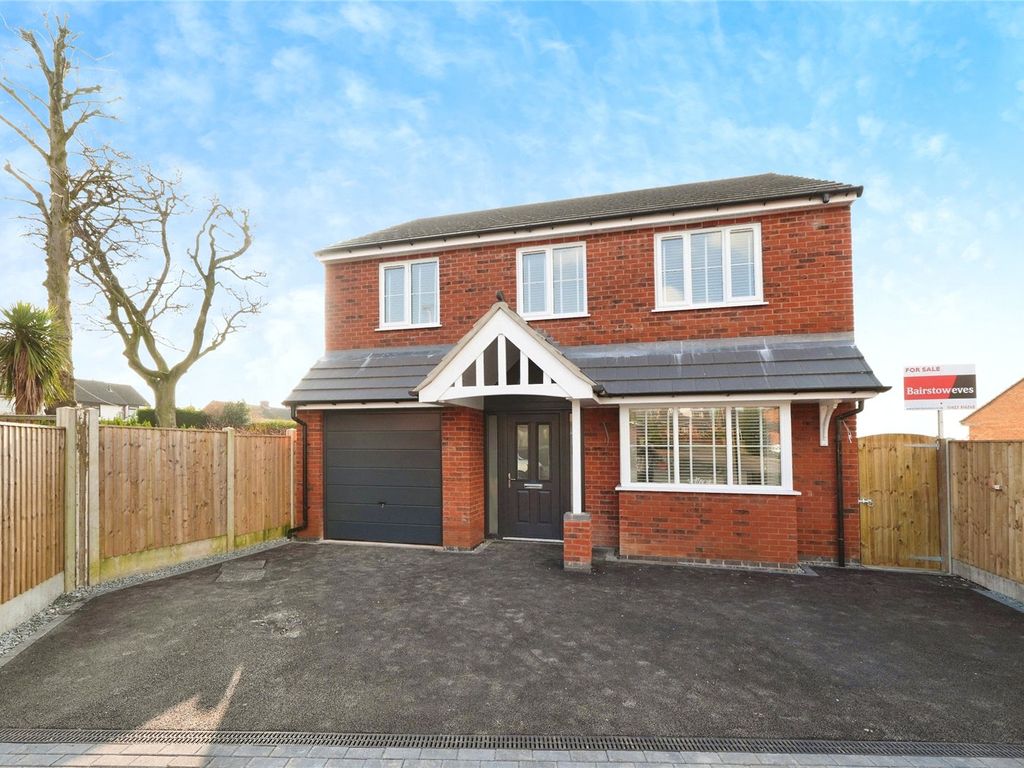 New home, 4 bed detached house for sale in Hawthornes Avenue, South