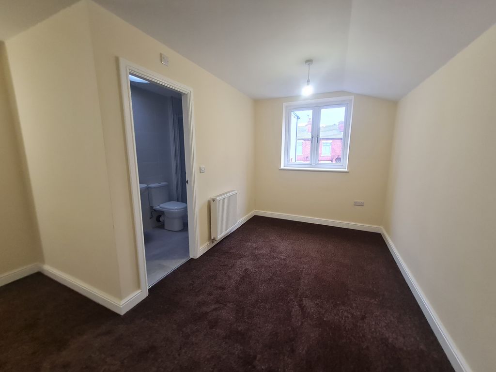 2 bed flat to rent in Chald Lane, Wakefield WF2, £775 pcm Zoopla