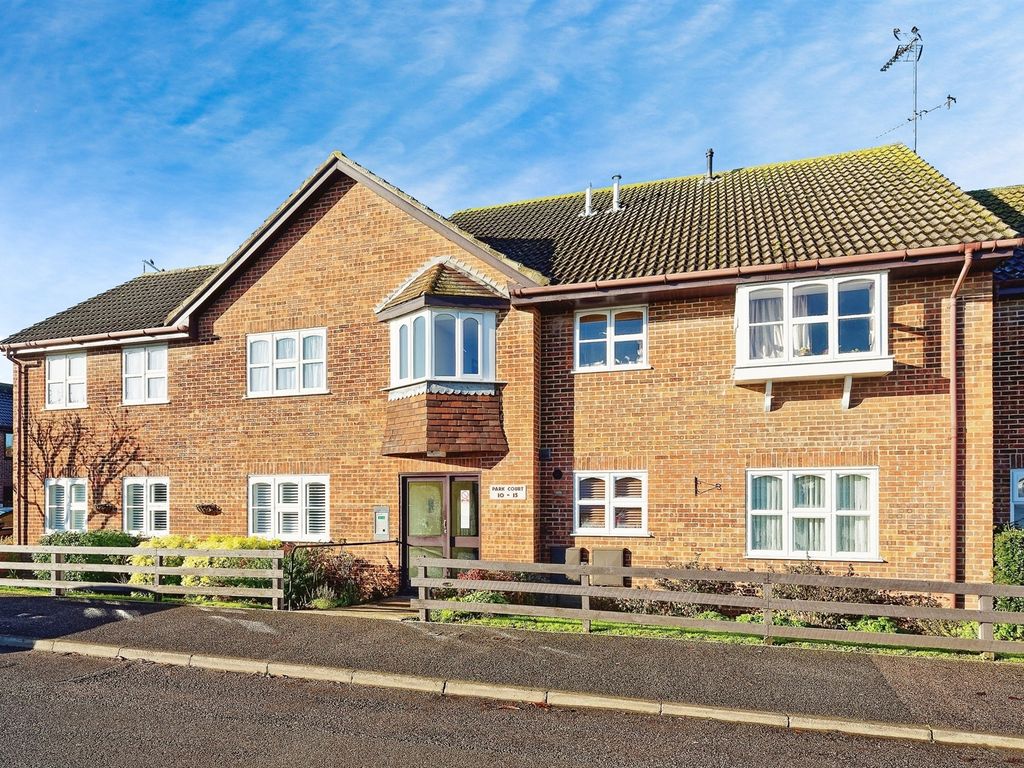 1 bed flat for sale in Abbey Fields, Faversham ME13, £200,000 Zoopla