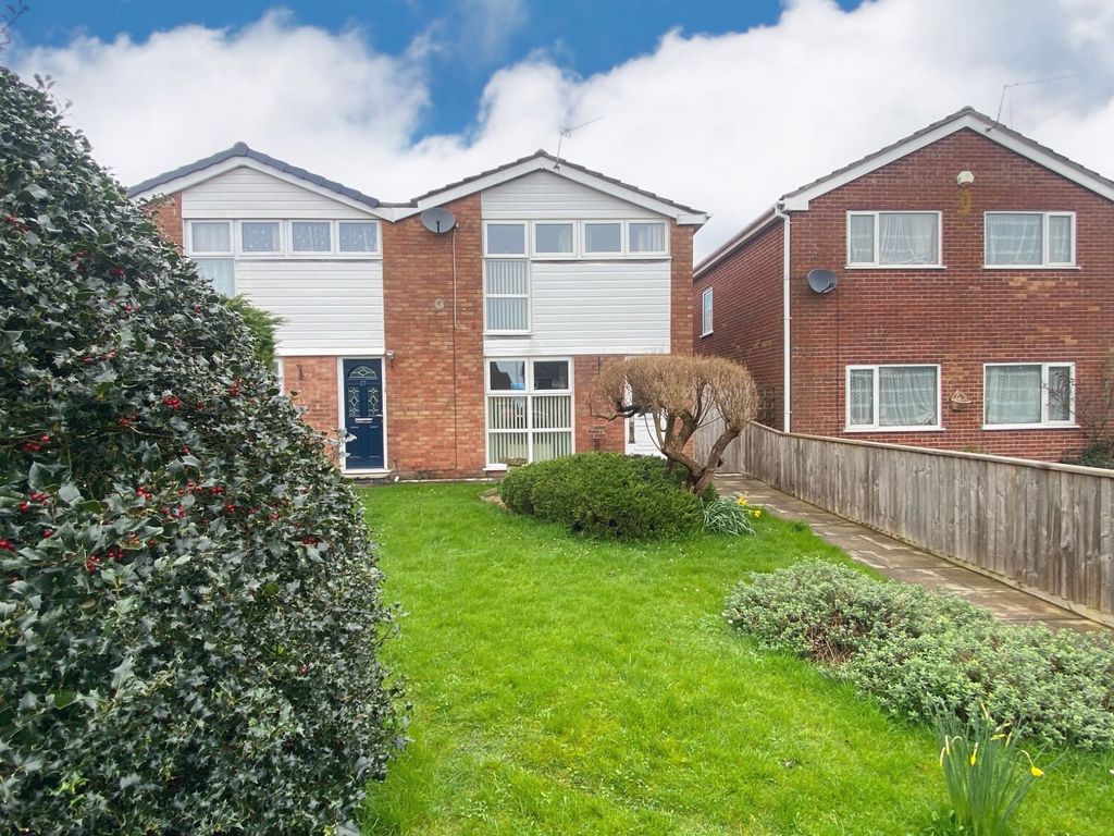3 bed semidetached house for sale in Heron Close, Worle, WestonSuper