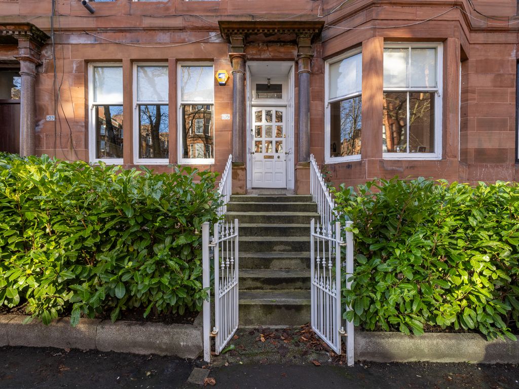 3 bed flat for sale in Queensborough Gardens, Dowanhill, Glasgow G12, £