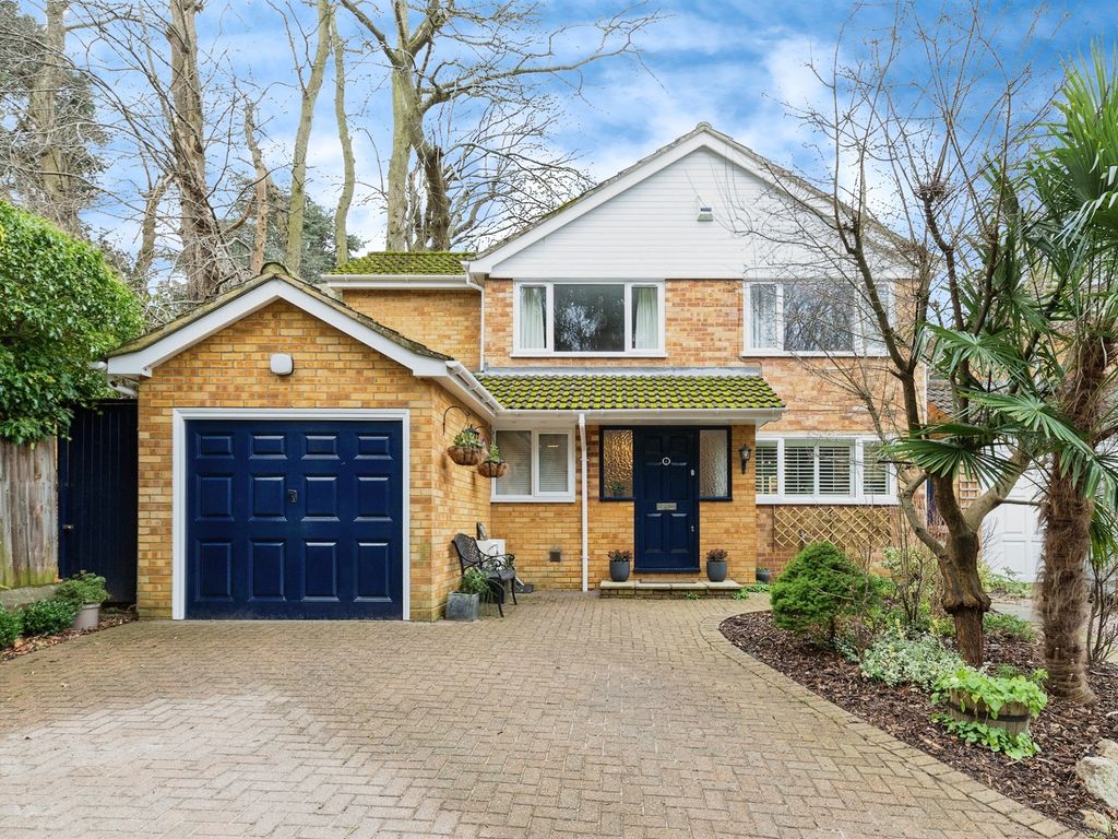 4 bed detached house for sale in Lower Mardley Hill, Welwyn AL6, £