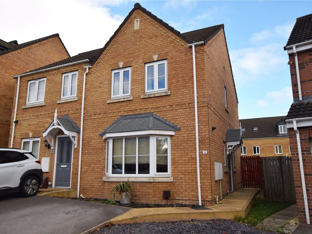 3 bed semidetached house to rent in Springfield Avenue, Lofthouse