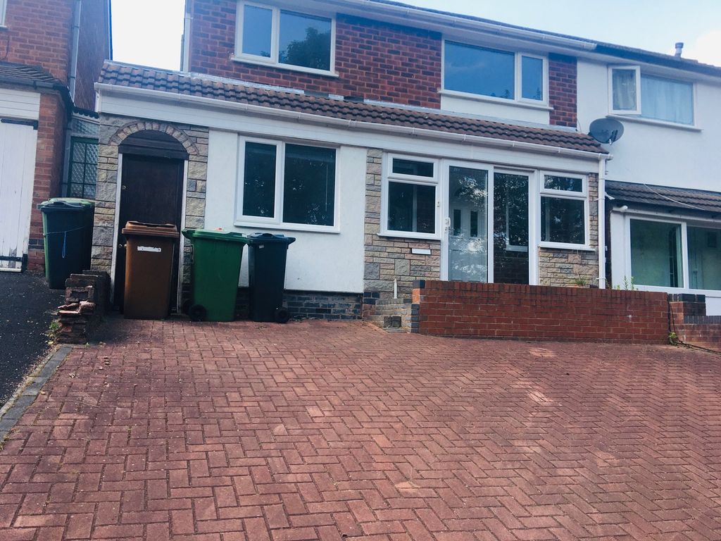 3 bed property to rent in Queslett Road, Great Barr, Birmingham B43