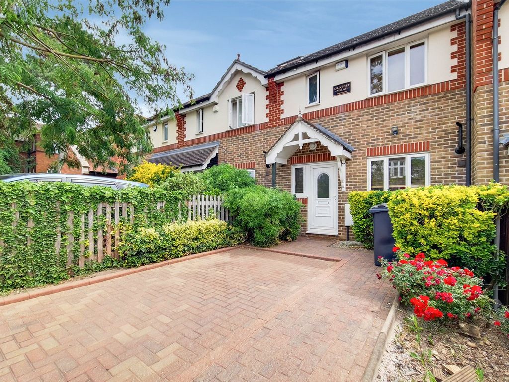 4 bed terraced house for sale in Guildersfield Road, Streatham, London