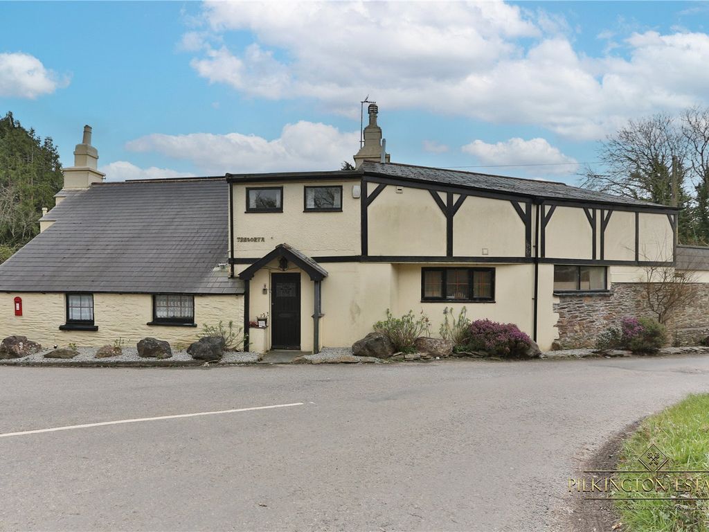 7 bed detached house for sale in Widegates, Looe, Cornwall PL13, £