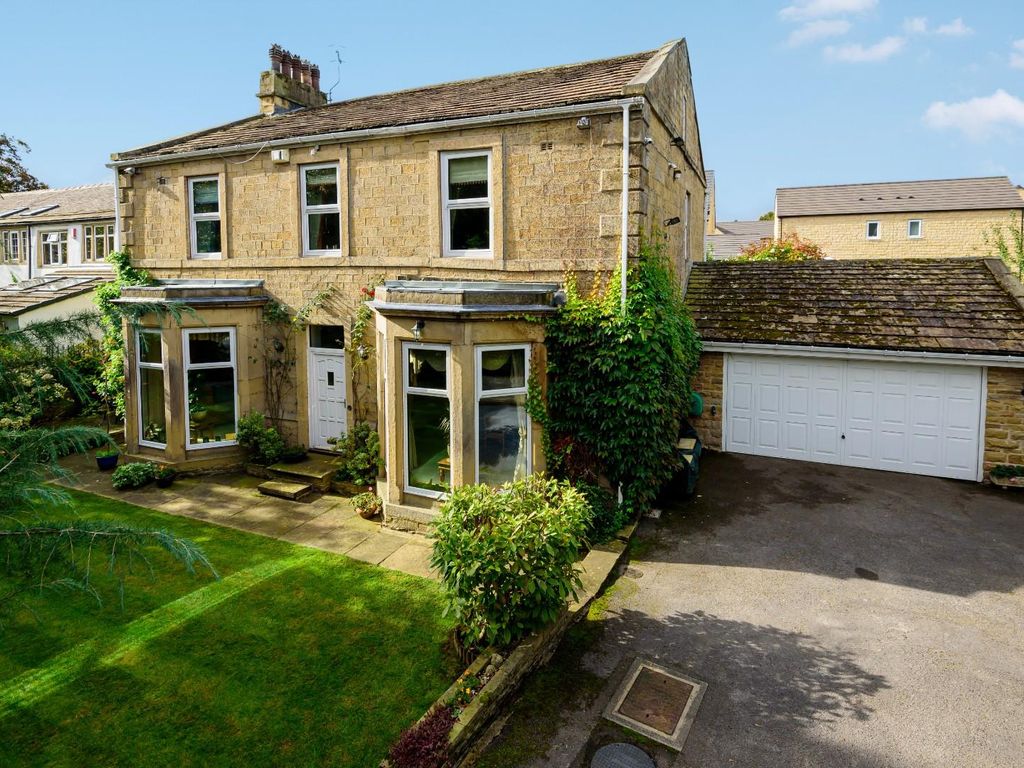4 bed detached house for sale in Brookhouse Gardens, Parkin Lane