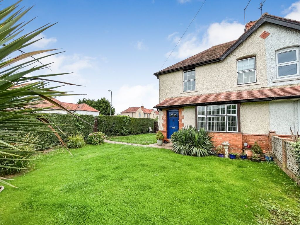 3 bed semidetached house to rent in Bath Road, Worcester WR5, £975 pcm