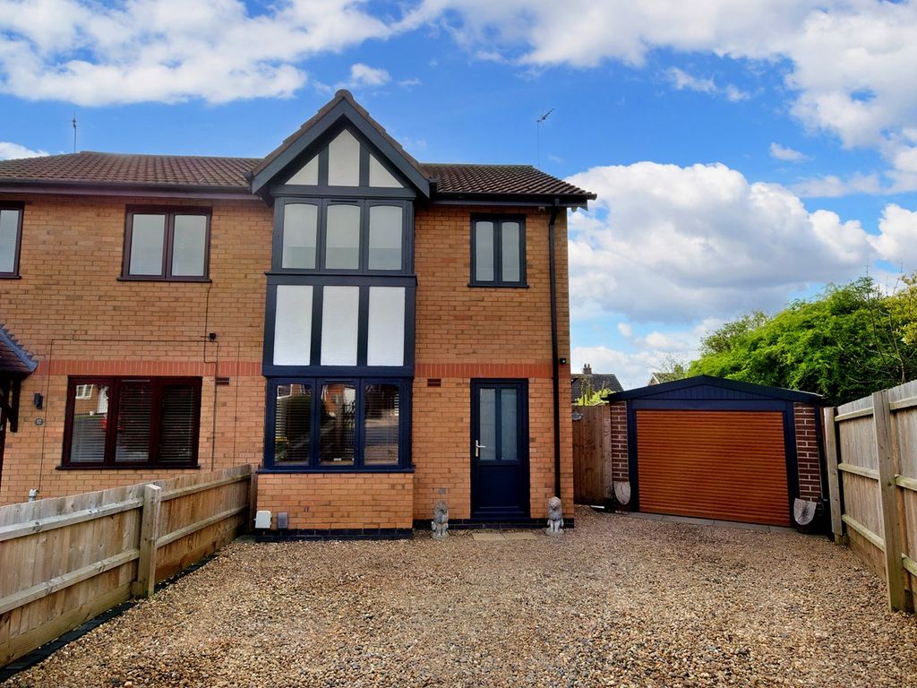 3 bed semidetached house for sale in Woodhouse Road, Narborough