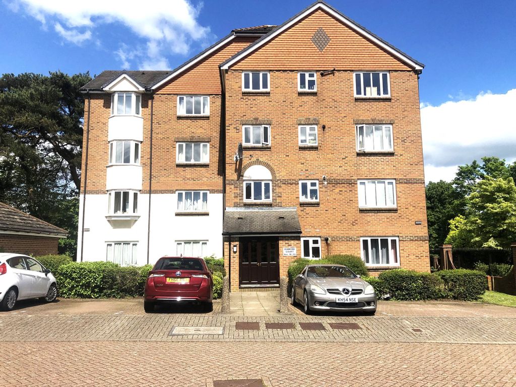 1 bed flat to rent in Flat, Diamond Court, St. Annes Way, Redhill RH1