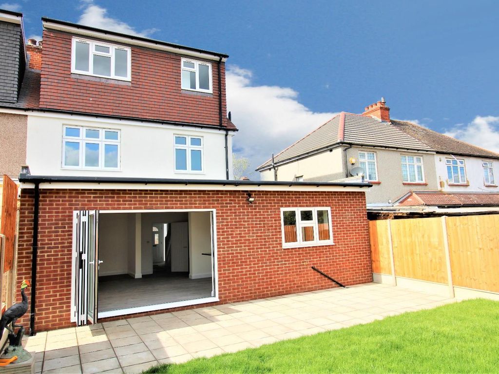 5 bed semidetached house for sale in Belvedere Road, Bexleyheath DA7