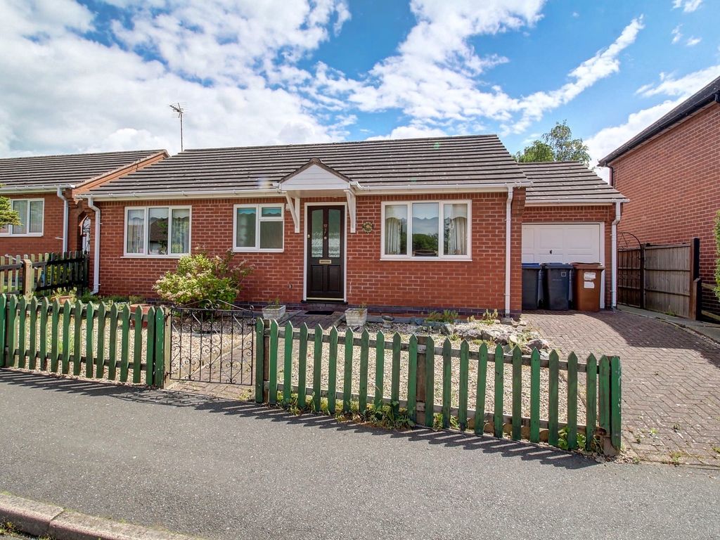 2 bed detached bungalow for sale in Westfields, Barlestone, Nuneaton