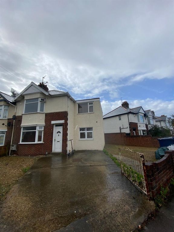 4 bed semidetached house for sale in Bailey Road, Cowley, Oxford OX4