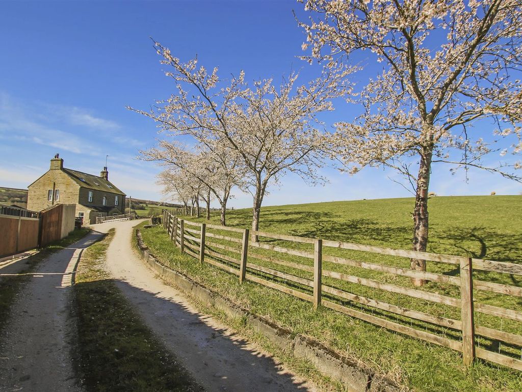 7 bed detached house for sale in Kelbrook Road, Salterforth