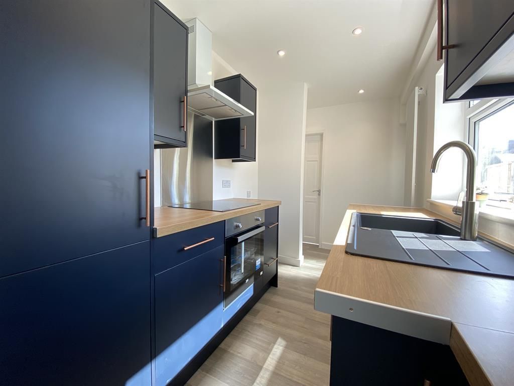 2 bed end terrace house to rent in Chesterfield Avenue, New Whittington