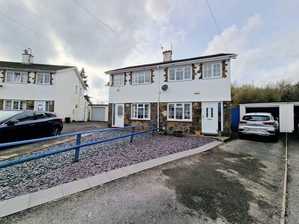 3 bed semidetached house for sale in Taliesin Close, Pencoed, Bridgend