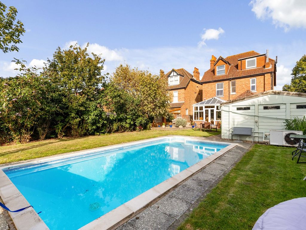 2 bed for sale in Cherry Garden Avenue, Folkestone CT19, £375,000 Zoopla