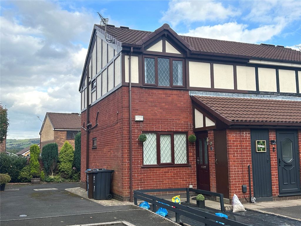 1 bed flat for sale in Alders Court, Oldham, Greater Manchester OL8, £