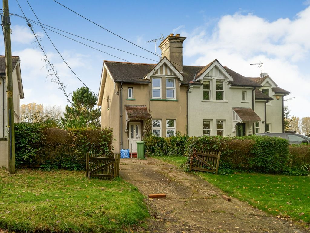 3 bed semidetached house for sale in Hall Lane, Shenfield, Brentwood