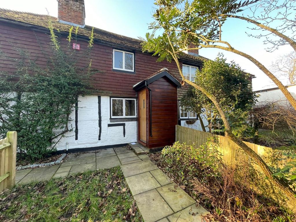 2 bed terraced house for sale in London Road, Hildenborough, Tonbridge