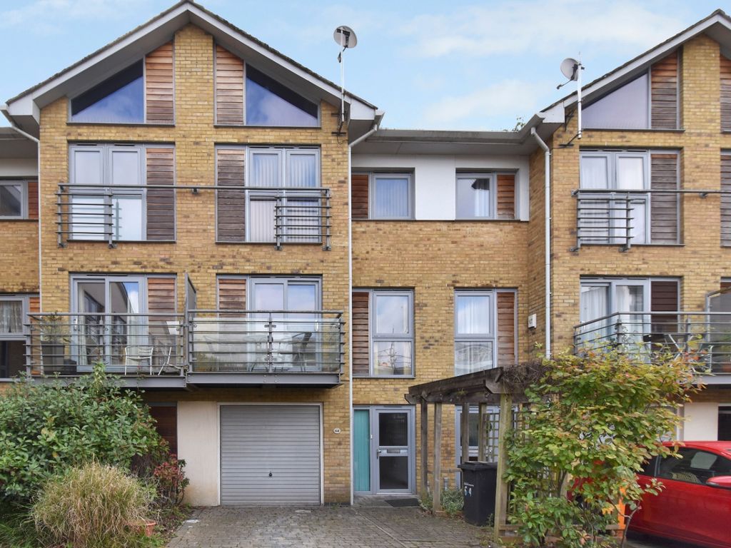 4 bed terraced house for sale in Arundel Square, Maidstone ME15 Zoopla