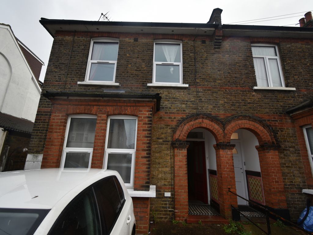 2 bed semidetached house to rent in Llanover Road, Wembley HA9, £1,750