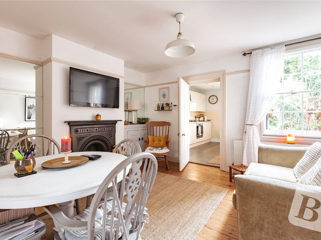 3 bed semidetached house for sale in High Road, Orsett, Grays, Essex