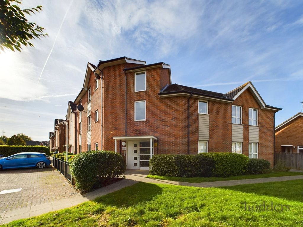 2 bed flat for sale in Abbots Croft, Roakes Avenue, Addlestone, Surrey